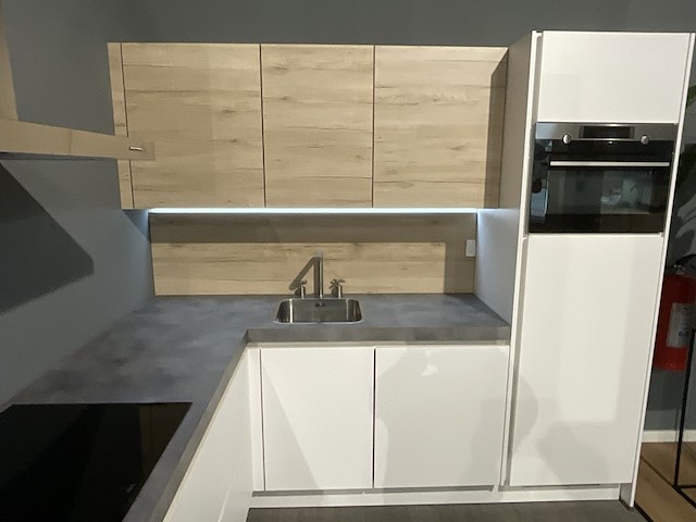 Keuken met inbouwapparatuur, nobilia, van gogh /dali, alpin wit-eiken san remo - afbeelding 10 van  15