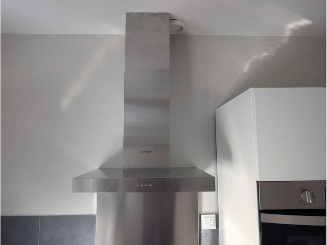 Keuken met indesit/siemens apparatuur - afbeelding 5 van  23