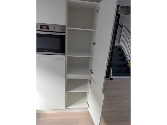 Keuken met indesit/siemens apparatuur - afbeelding 9 van  23