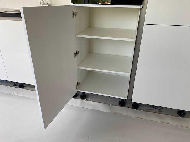 Keuken met inventum apparatuur - afbeelding 6 van  16