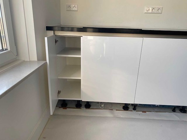 Keuken met inventum apparatuur - afbeelding 9 van  16