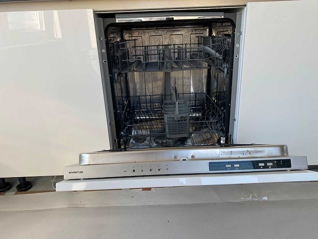 Keuken met inventum apparatuur - afbeelding 13 van  16