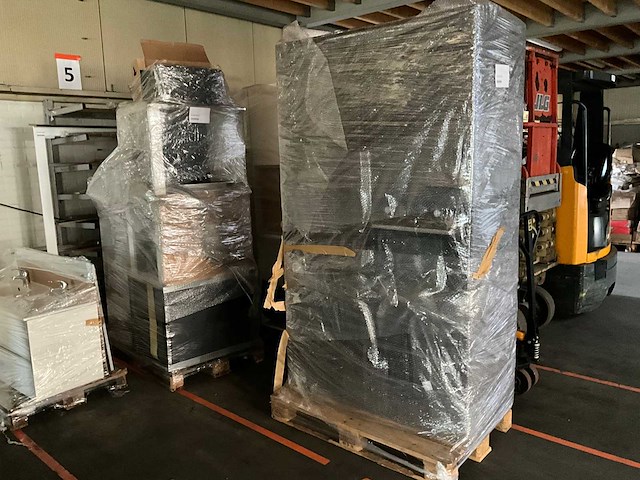 Keuken met inventum apparatuur - afbeelding 27 van  33