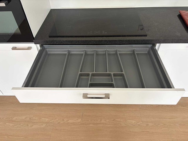 Keuken met inventum apparatuur - afbeelding 9 van  23