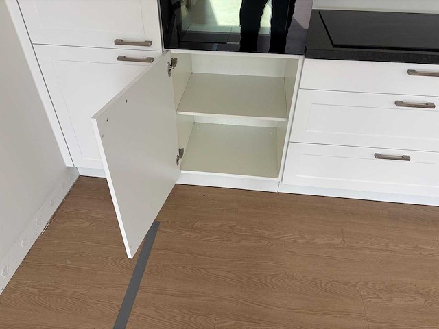 Keuken met inventum apparatuur - afbeelding 15 van  23