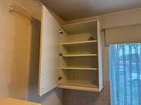 Keuken met keukenapparatuur - afbeelding 4 van  24