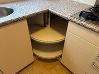 Keuken met keukenapparatuur - afbeelding 8 van  24