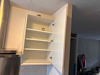 Keuken met keukenapparatuur - afbeelding 15 van  24