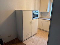 Keuken met keukenapparatuur - afbeelding 12 van  24