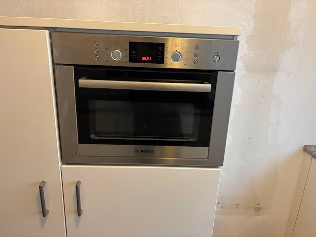 Keuken met keukenapparatuur - afbeelding 22 van  24