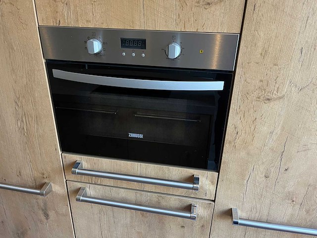 Keuken met klarstein/zanussi apparatuur - afbeelding 2 van  17