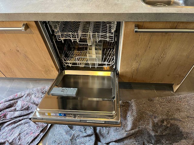 Keuken met klarstein/zanussi apparatuur - afbeelding 16 van  17