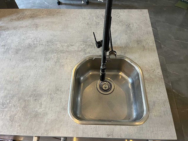 Keuken met klarstein/zanussi apparatuur - afbeelding 13 van  17