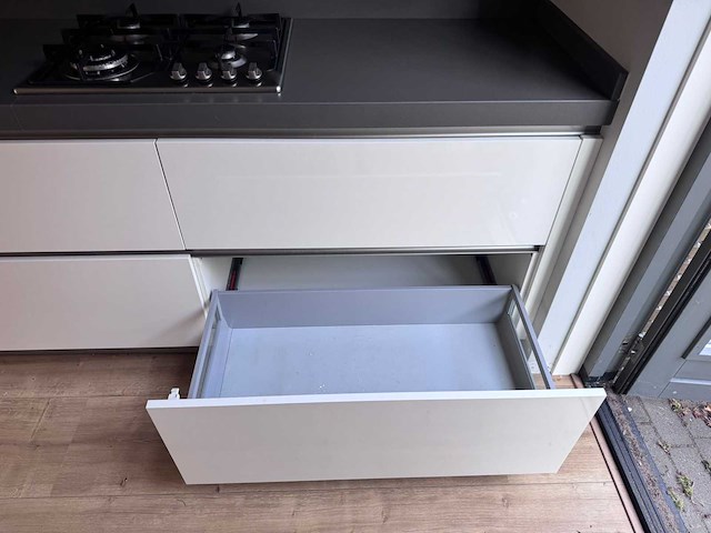 Keuken met m-system / siemens apparatuur - afbeelding 5 van  19