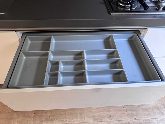 Keuken met m-system / siemens apparatuur - afbeelding 8 van  19