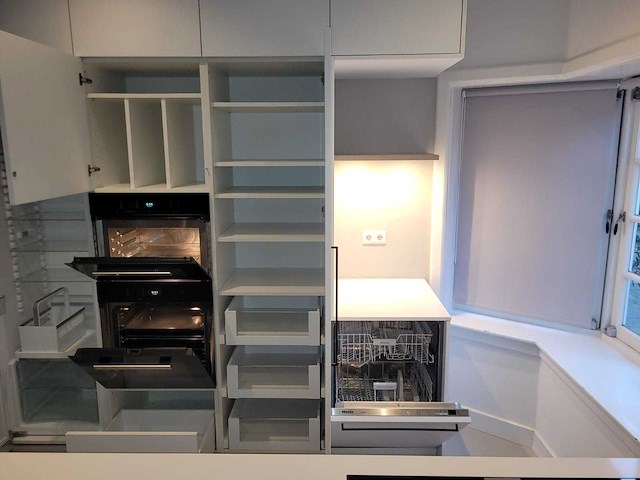 Keuken met miele apparatuur - afbeelding 2 van  39