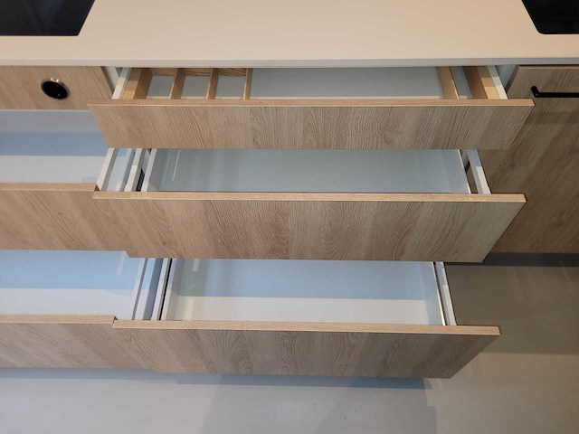 Keuken met miele apparatuur - afbeelding 4 van  39