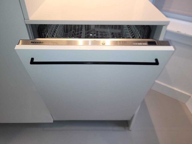 Keuken met miele apparatuur - afbeelding 24 van  39