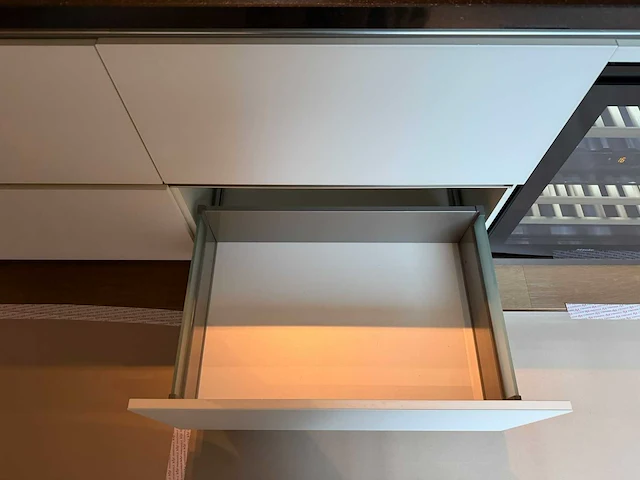Keuken met miele apparatuur - afbeelding 34 van  51