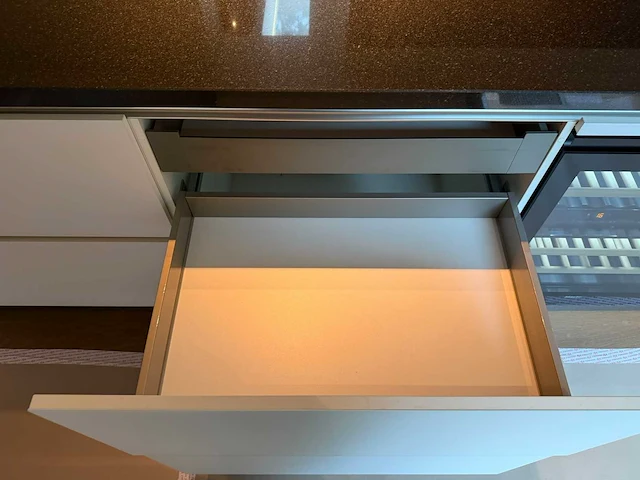 Keuken met miele apparatuur - afbeelding 35 van  51