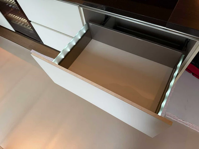 Keuken met miele apparatuur - afbeelding 39 van  51