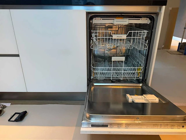 Keuken met miele apparatuur - afbeelding 48 van  51