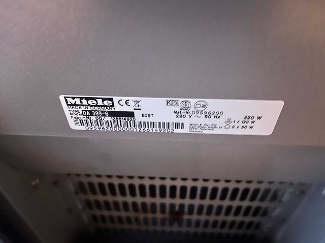 Keuken met miele apparatuur - afbeelding 4 van  16