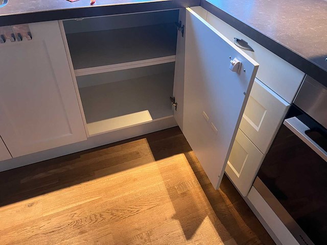 Keuken met miele apparatuur - afbeelding 23 van  26