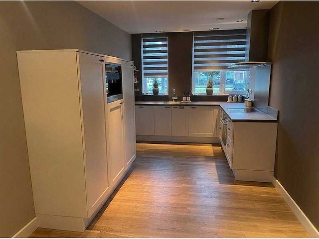 Keuken met miele apparatuur - afbeelding 6 van  16