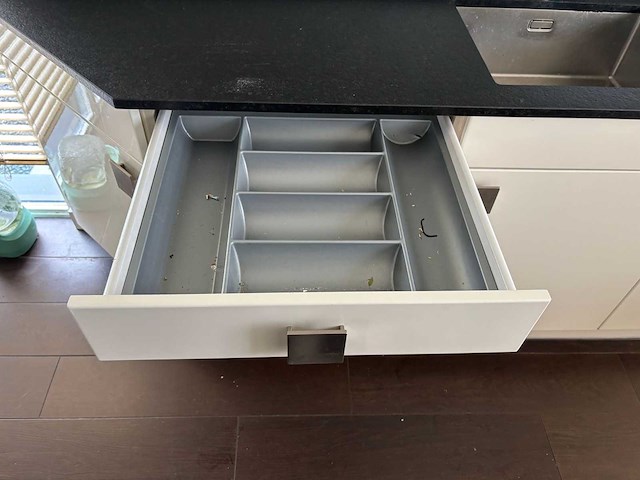Keuken met miele / samsung apparatuur - afbeelding 58 van  60