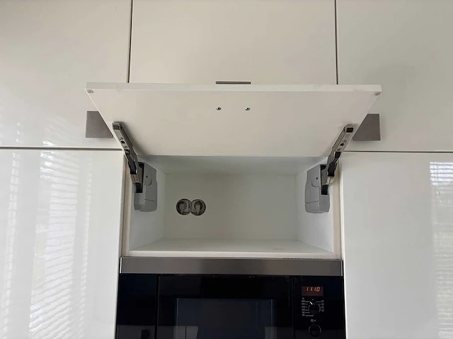 Keuken met miele / samsung apparatuur - afbeelding 57 van  62