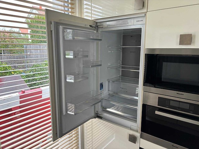 Keuken met miele / samsung apparatuur - afbeelding 9 van  60