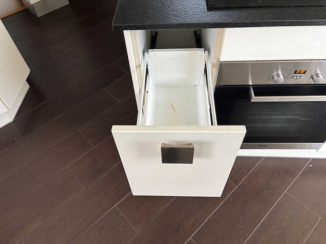 Keuken met miele / samsung apparatuur - afbeelding 33 van  60