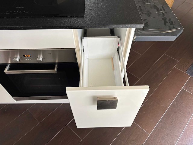 Keuken met miele / samsung apparatuur - afbeelding 39 van  60