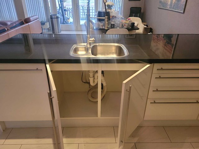 Keuken met miele/siemens apparatuur - afbeelding 2 van  25