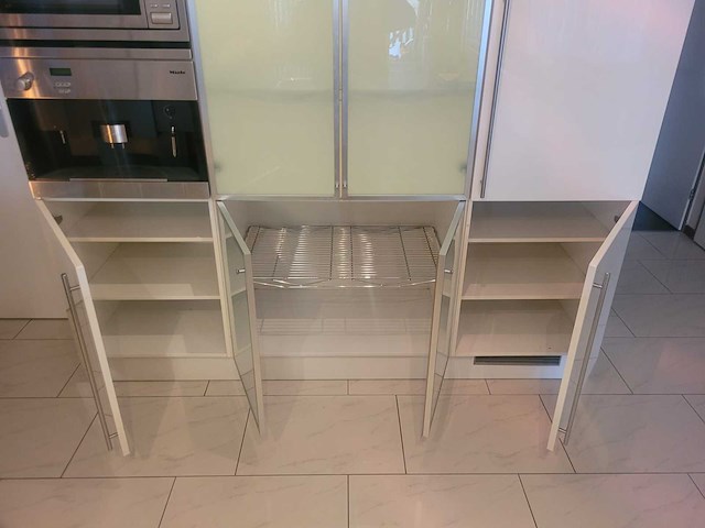 Keuken met miele/siemens apparatuur - afbeelding 31 van  32