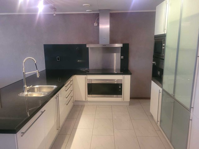 Keuken met miele/siemens apparatuur - afbeelding 1 van  25