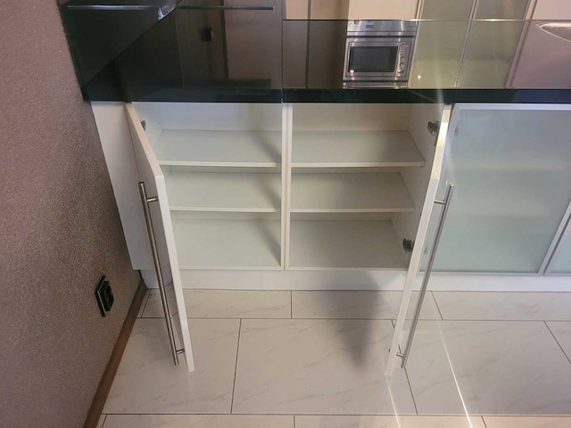 Keuken met miele/siemens apparatuur - afbeelding 26 van  32