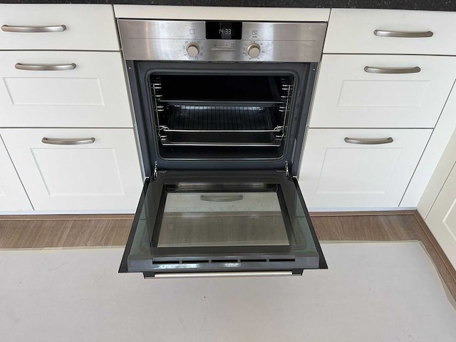 Keuken met miele/siemens apparatuur - afbeelding 4 van  18