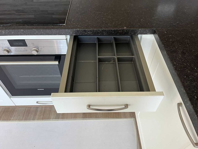 Keuken met miele/siemens apparatuur - afbeelding 7 van  18