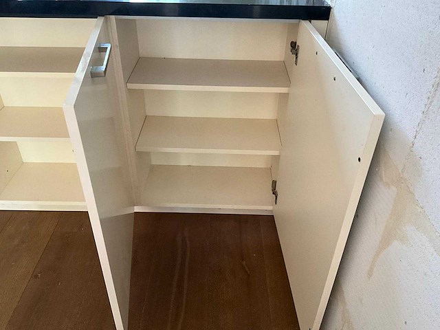 Keuken met pelgrim apparatuur - afbeelding 31 van  35