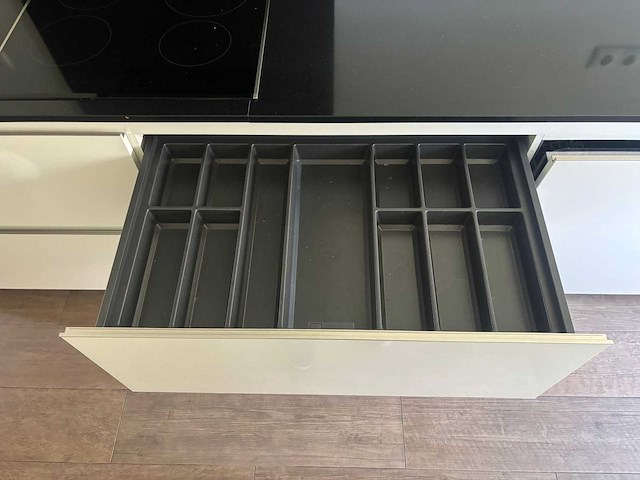 Keuken met pelgrim apparatuur - afbeelding 3 van  25