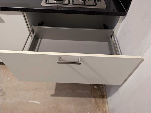 Keuken met pelgrim apparatuur - afbeelding 14 van  24