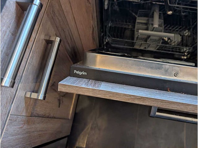 Keuken met pelgrim apparatuur - afbeelding 3 van  19