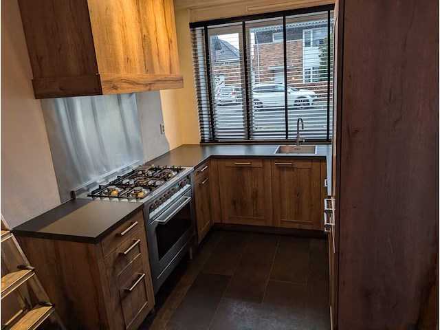 Keuken met pelgrim apparatuur - afbeelding 1 van  19