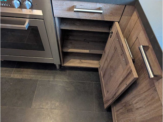 Keuken met pelgrim apparatuur - afbeelding 14 van  19