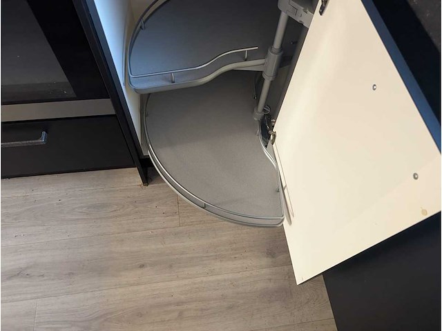 Keuken met pelgrim apparatuur - afbeelding 3 van  26