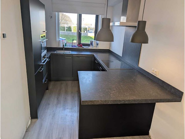 Keuken met pelgrim apparatuur - afbeelding 1 van  26