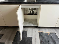 Keuken met pelgrim apparatuur - afbeelding 3 van  19