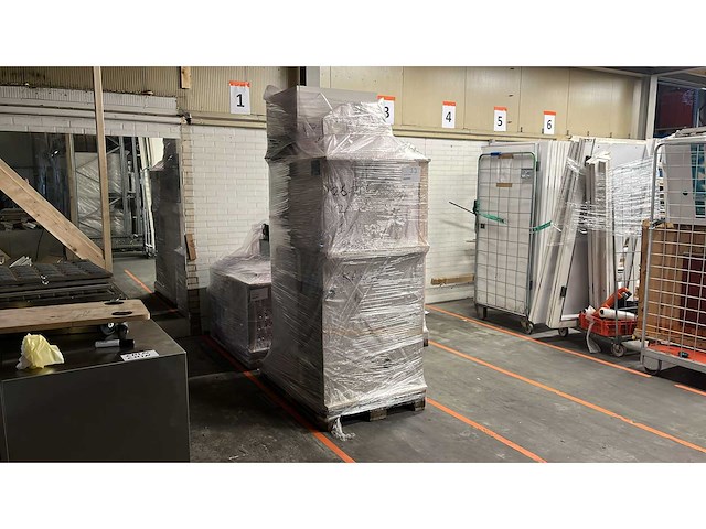 Keuken met pelgrim apparatuur - afbeelding 11 van  19